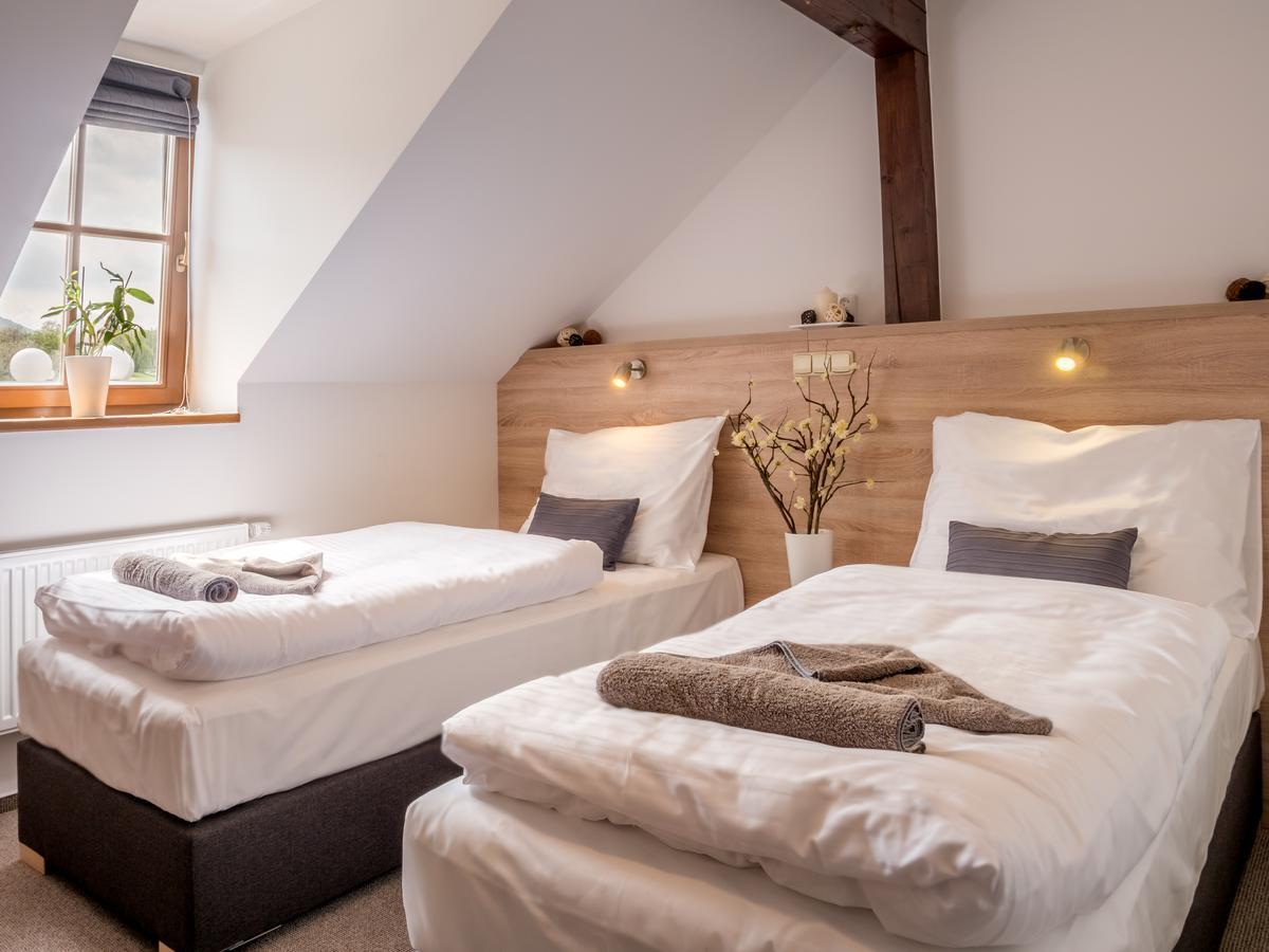 Club Apartments Челадна Экстерьер фото