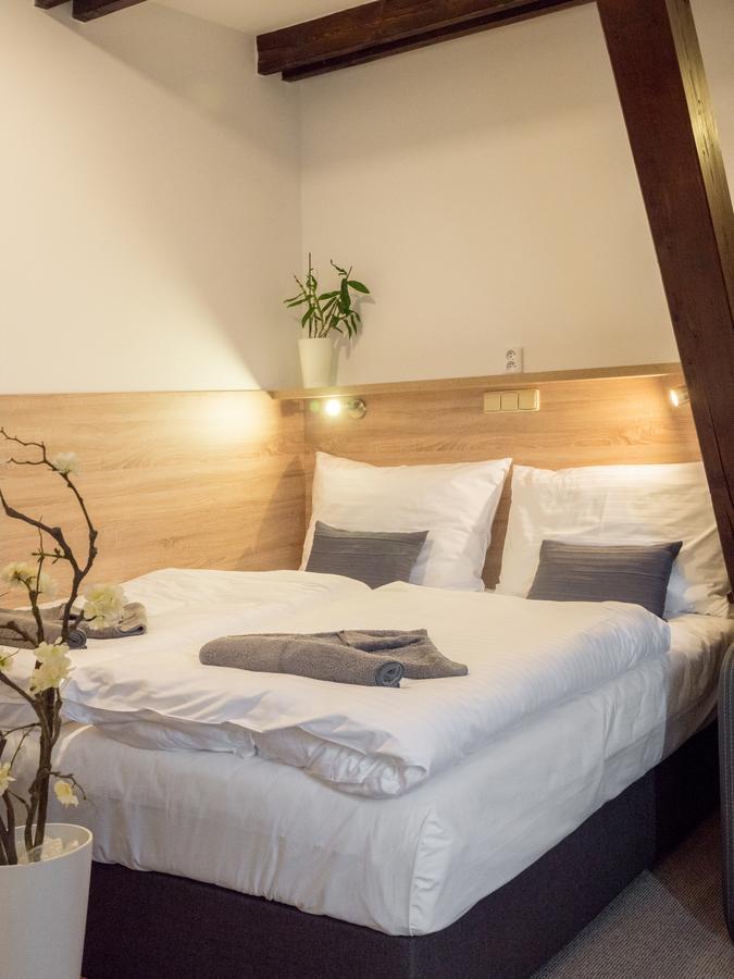 Club Apartments Челадна Экстерьер фото