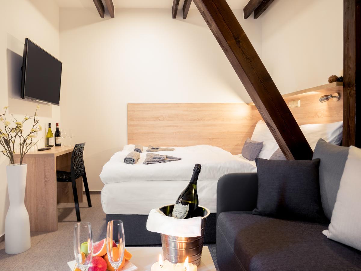 Club Apartments Челадна Экстерьер фото