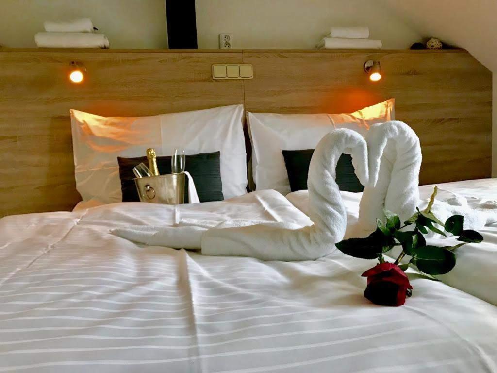 Club Apartments Челадна Экстерьер фото